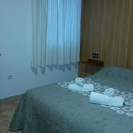 Hostal Virgen Del Pilar 바사 외부 사진